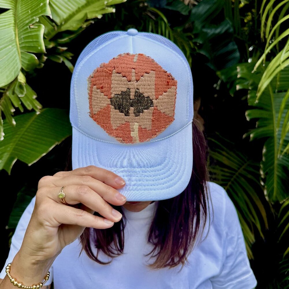NWOT---Never Been Worn--- Orijinal Trucker Hat (White)